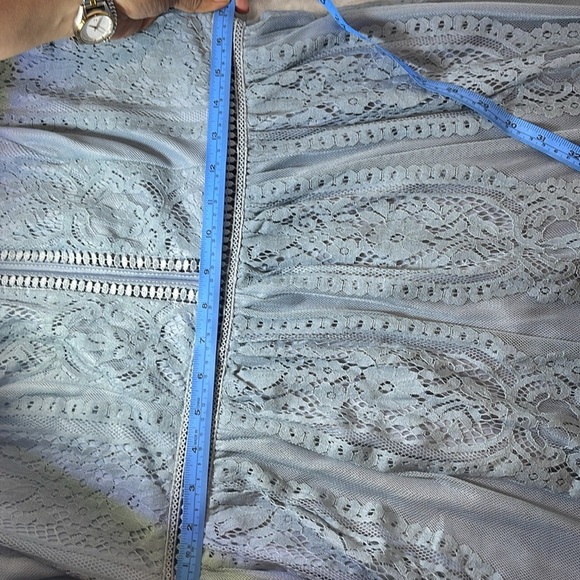 Elegant Lace Dress in Light Blue - Picture 9 of 9